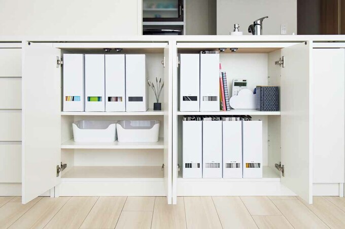 書類をボックスに分類した様子