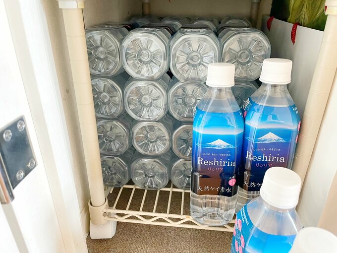 水のペットボトル