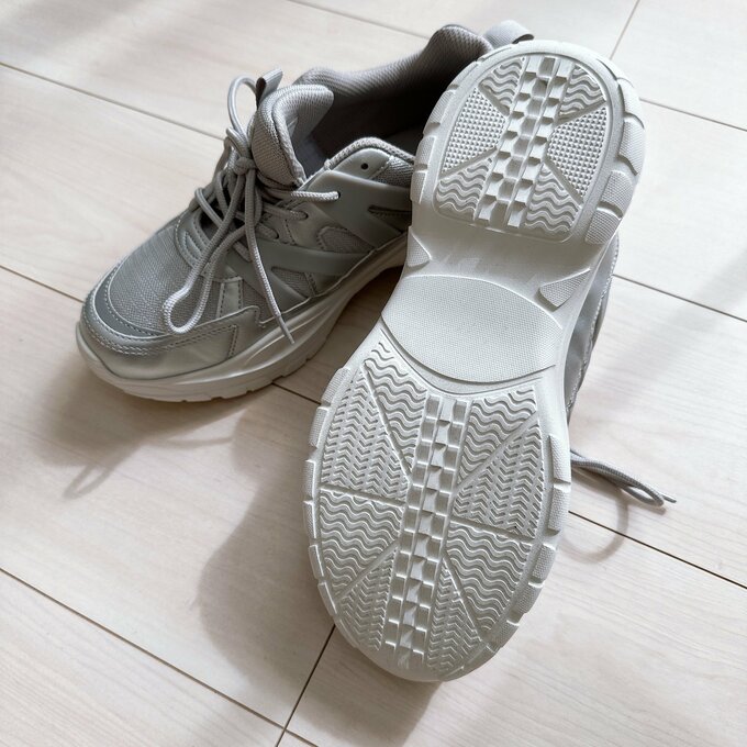 ボリュームソールメッシュスニーカーのソール
