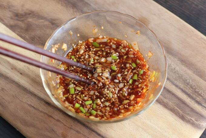 香味だれをつくる様子