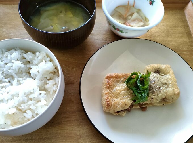 はさみ焼+味噌汁+ごはん+漬物のランチ