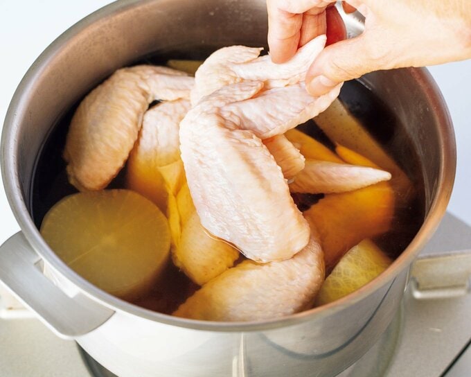 お鍋に鶏手羽