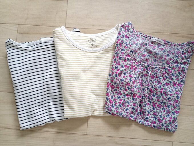 襟が開いたインナー