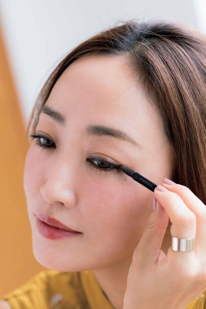 アイシャドウはブラウン系パレットが定番