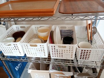 48平米の住まいに「食器棚」は不要。50代夫婦ふたり暮らしの食器収納の工夫