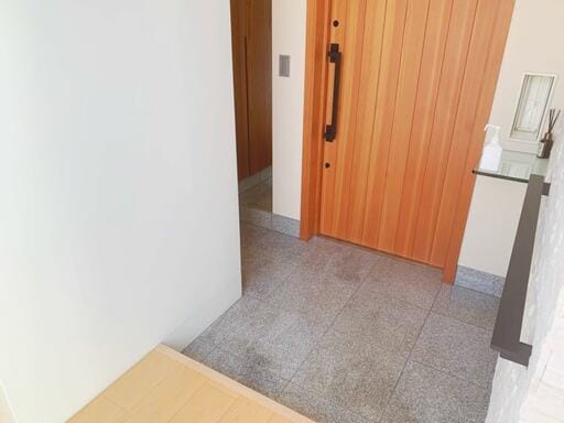 床暖房を入れた玄関のたたき