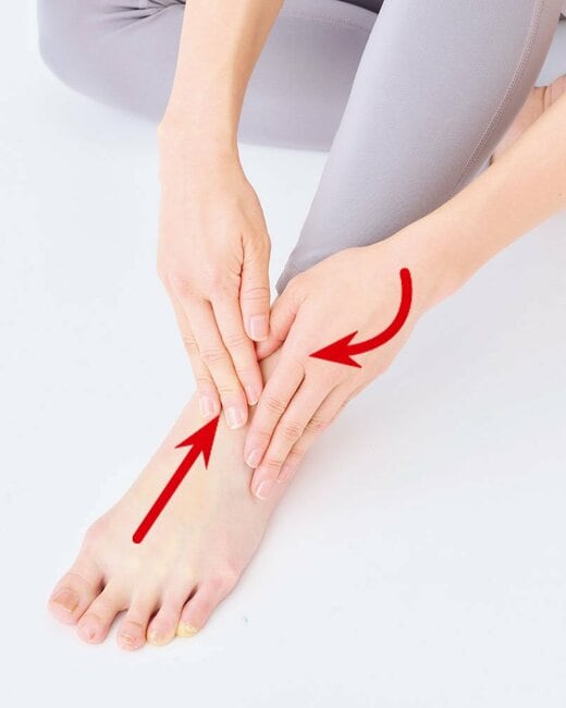 足のリンパを流す