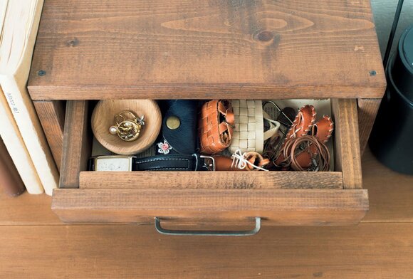 スキンケア用品もトレーにまとめて手早く