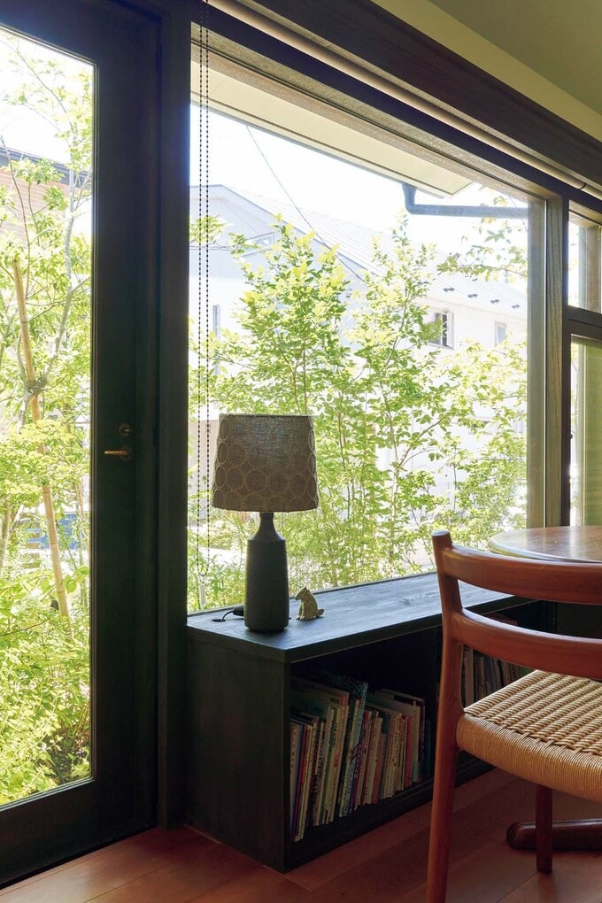 「ミナ ペルホネン」のファブリックを使用したライト