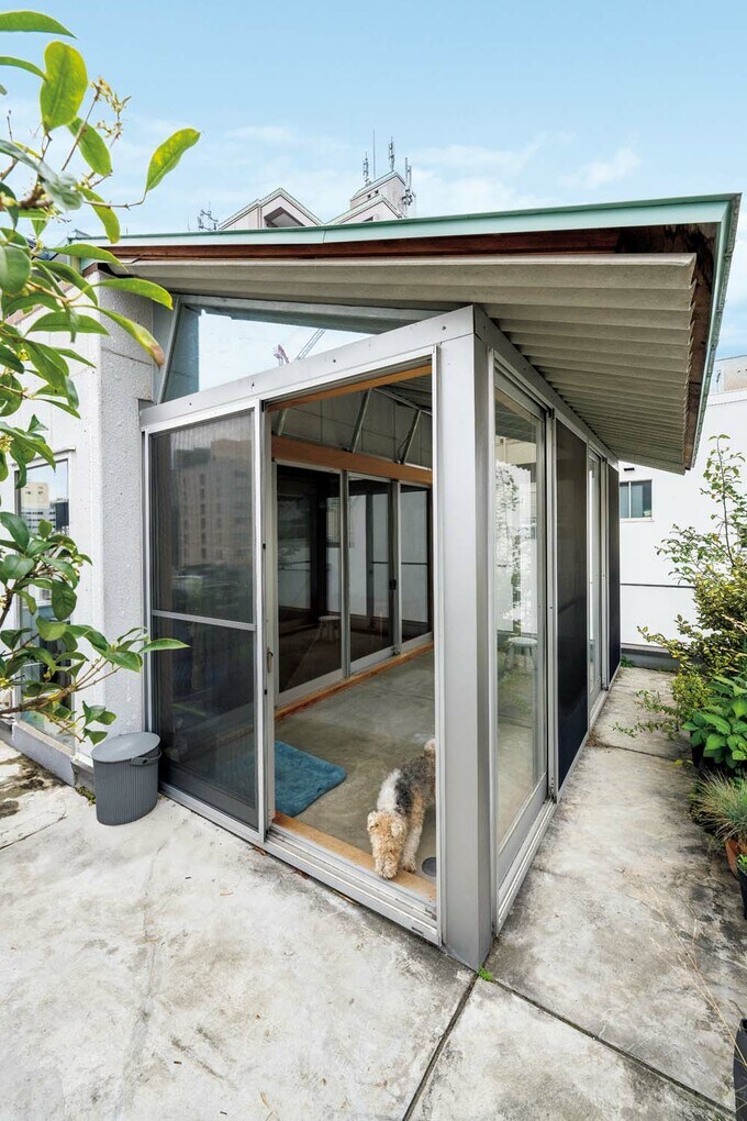 屋上は家庭菜園とアトリエを増築