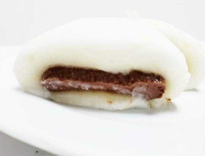 生チョコクリーム大福の断面