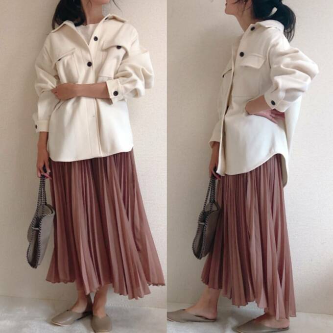 プリーツスカートとも相性抜群