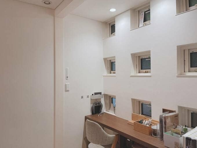 窓際のスペースBefore