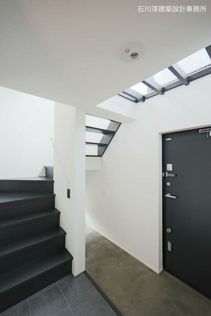 狭小住宅の玄関