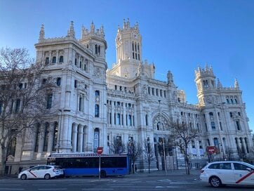 50代、「最小限のもの」で身軽なひとり暮らし。旅行にも役立つ荷造りのコツ3つ