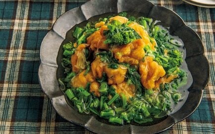 笠原将弘さんの「揚げ鶏の菜の花あんかけ」献立。笠原流シーザーサラダも絶品