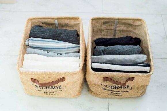 下着の入ったボックス2つ