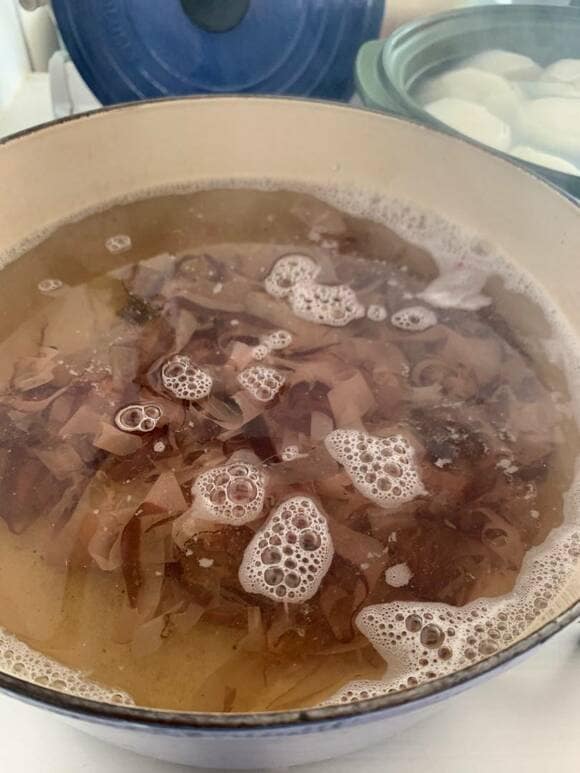 花カツオを入れた様子