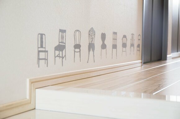 玄関壁にウォールステッカー