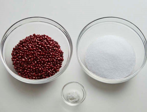 材料は小豆、グラニュー糖、塩のみ