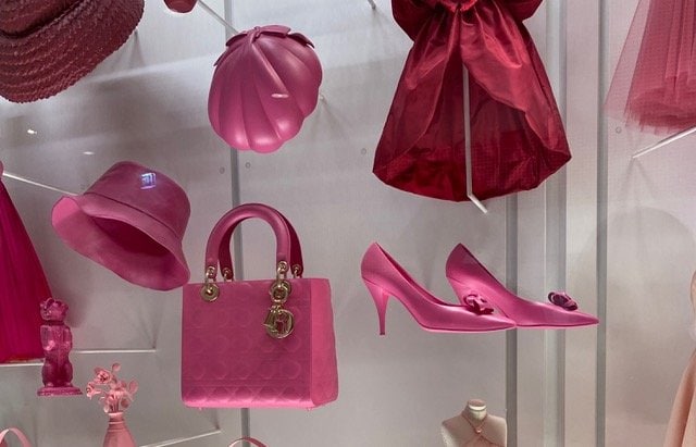 ピンクのファッション小物