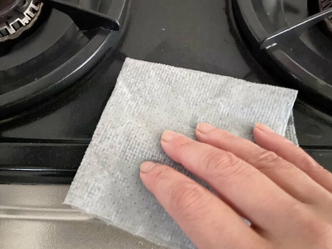 少しベタベタする汚れ