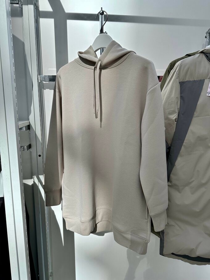 ストレッチライトロングプルパーカー