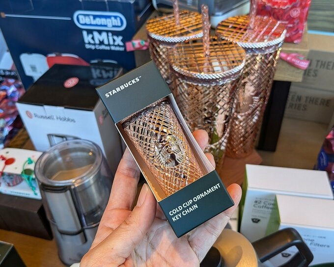 スターバックス　ホリデー2024オーナメントロゴコールドカップタンブラー ゴールド