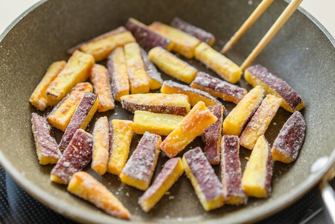 サツマイモを焼く