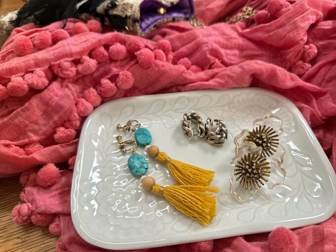 大ぶりのイヤリングたち