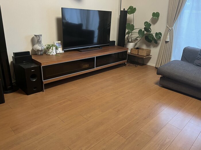 長い間、ちゃぶ台の生活でしたが、新しい住居でダイニングテーブルになりました ちゃぶ台のすばらしさを語りたい｜ダイニングテーブルを持たない3人