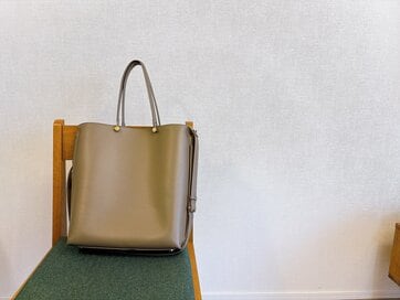 40代で「バッグに入れなくなった」もの3つ。“念のため”で持ち歩くのをやめたら、ぐっと身軽になる