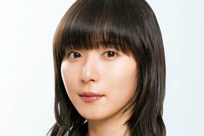 警察ドラマ『ギークス』主演の松岡茉優さん。「キビキビ働いて定時にあがる真っ当さが愛おしい」