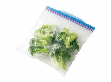 ブロッコリーの冷凍は「生のままorゆでたあと」、どちらがおいしい？《冷凍＆解凍テク》