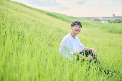 難病「トゥレット症」当事者が語る家族への思い。普通学級に入れたのは両親のおかげ