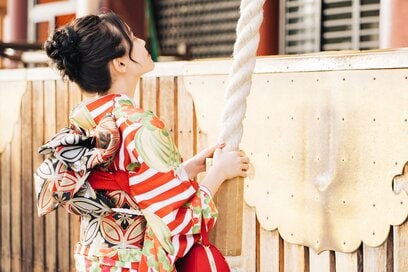 運を呼び込む！神社の「正しい参拝方法」。黒い服でお参りするのはじつはNG！？