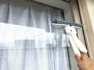 窓ガラス、カーテンの洗濯…暮らし上手が「11月に掃除するもの」4選