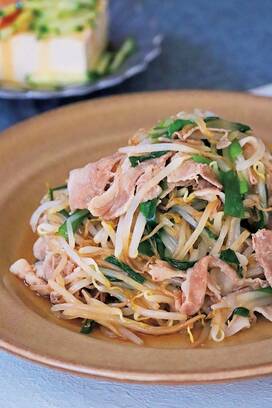 電子レンジで豚バラニラモヤシ。ボリュームたっぷりで高コスパ