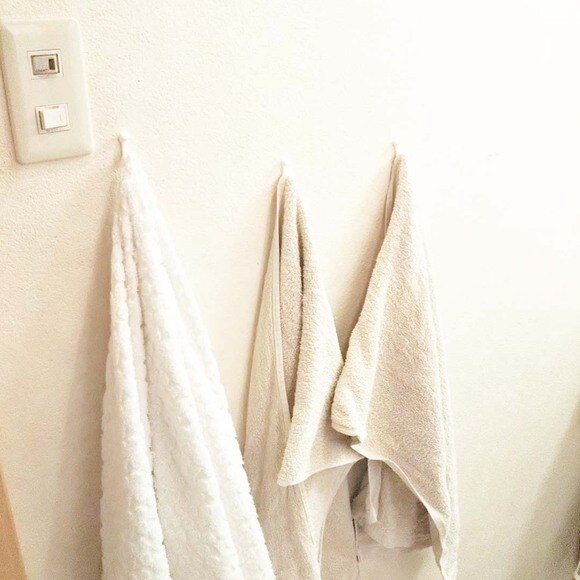 バスタオルを引っかけてたたむ手間を省く