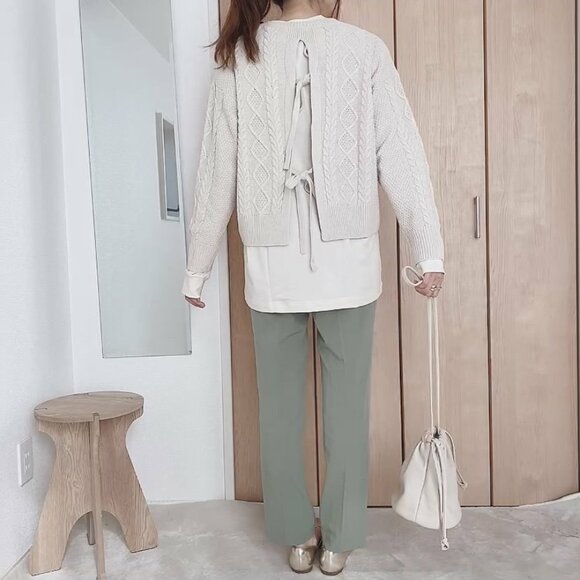 アンクルパンツに合わせたコーデ後ろ