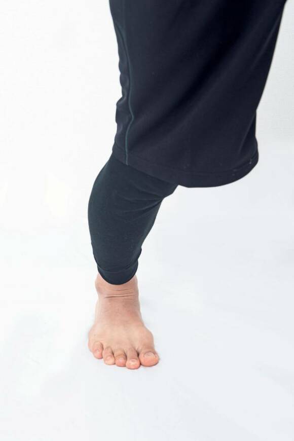 つま先を少し内側に向ける