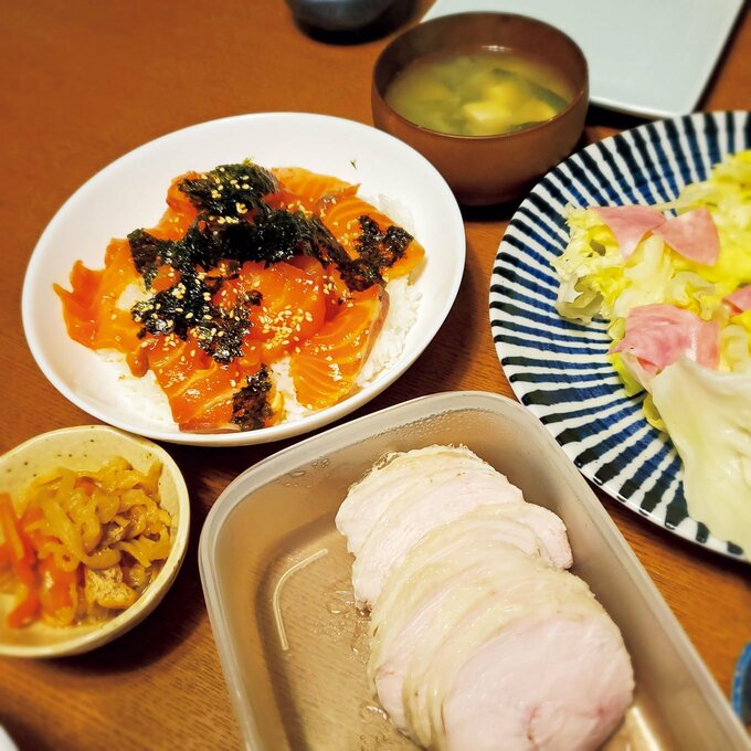 サーモンの漬け丼