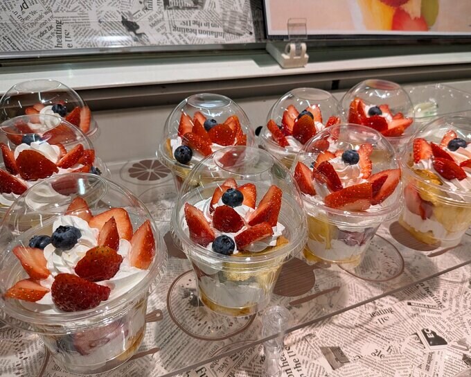 ベイシアのフルーツパフェ