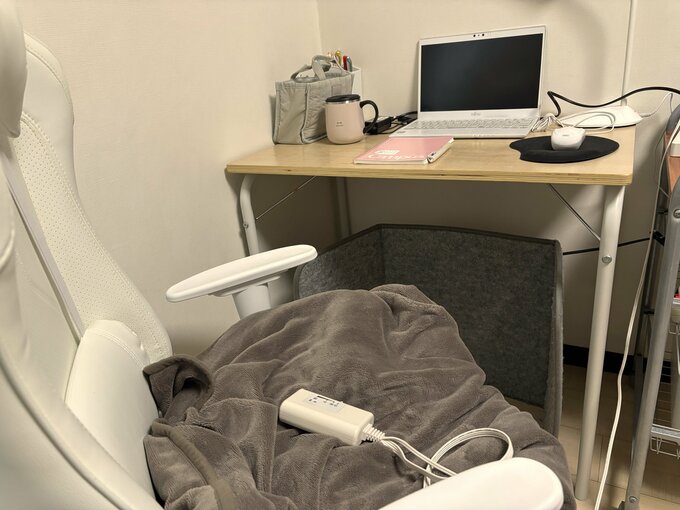 デスク周りの足下冷え対策