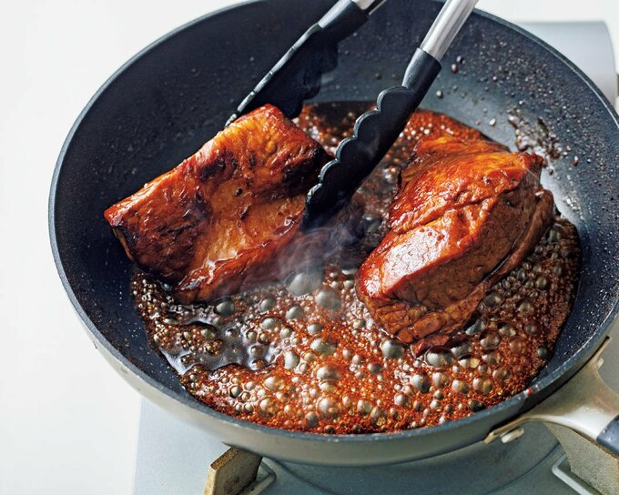 フライパンにチャーシュー煮