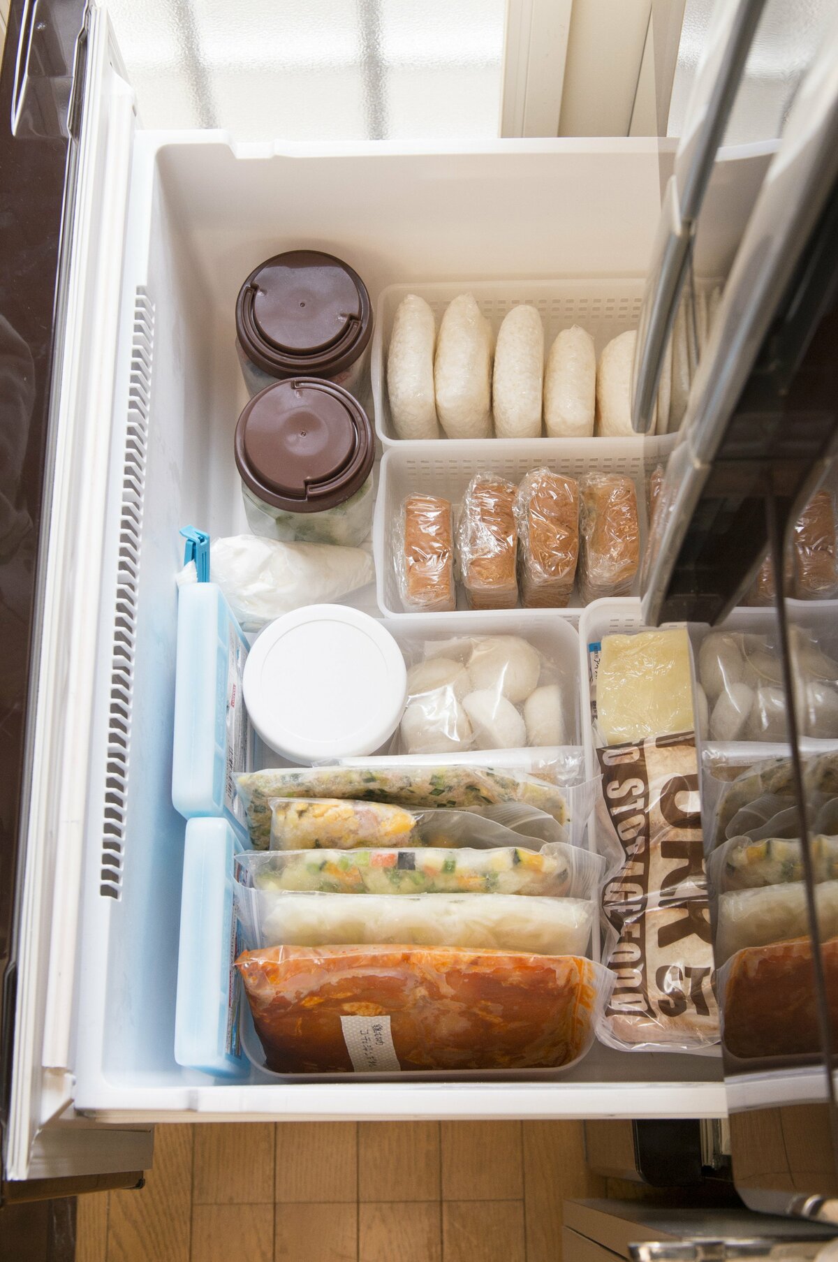 ★送料・設置無料★ 美品 冷凍庫 大量買い冷凍品の保存に最適！