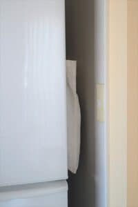 冷蔵庫の横
