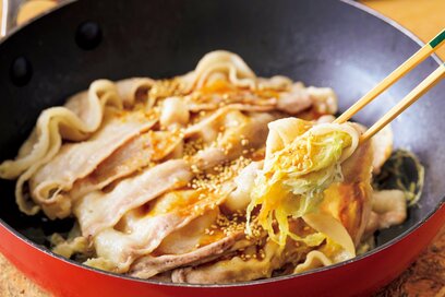 キャベツがあったらつくりたい「無水蒸し」レシピ。中火6分で豚バラ肉のうま味がじゅわ～っ　