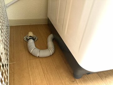 洗濯機のイヤなにおいは「排水口」が原因かも。やり方さえわかれば、あとは簡単掃除