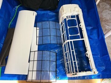 「エアコン掃除」を頼むなら真冬前がいい。内部はこれだけ汚れているビフォーアフター